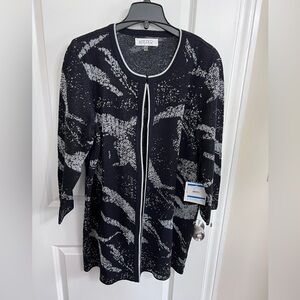 Kasper Elegant Black and White Knit Sweater
